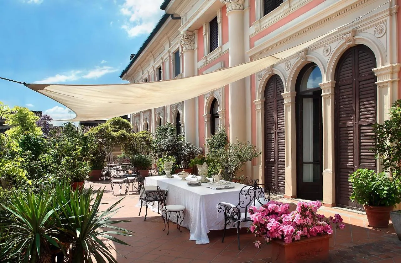 Arnaboldi Palace Pavia Italia